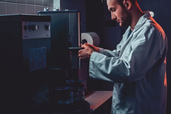 Magnetic-Activated Cell Sorting (MACS) for sperm selection in IVF laboratory